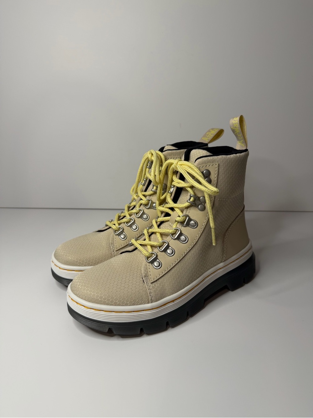 Dr. Martens Combs W Warmed Stone Utility Boots Women 6 NEW + Extra Laces